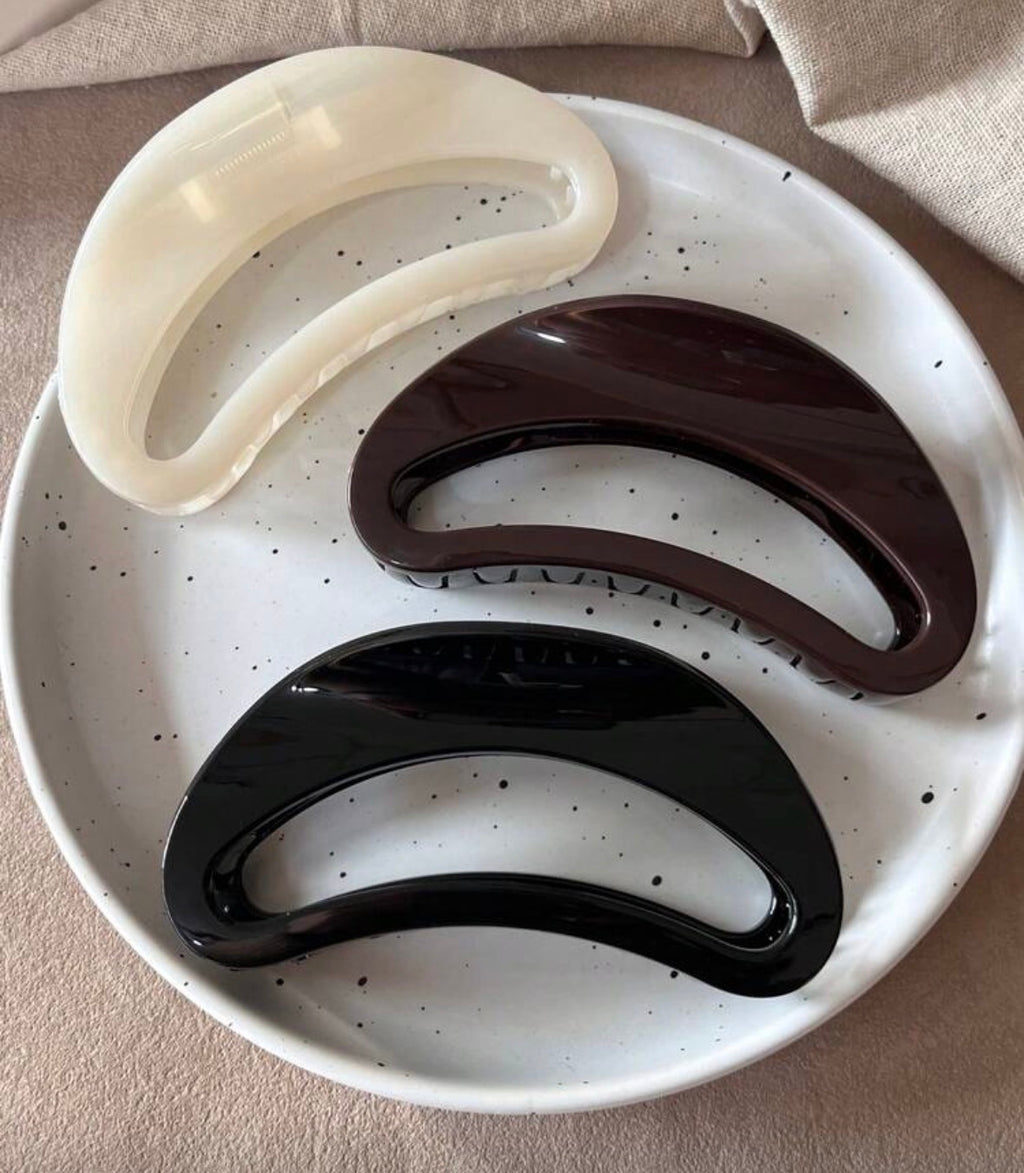 Curved hairclips