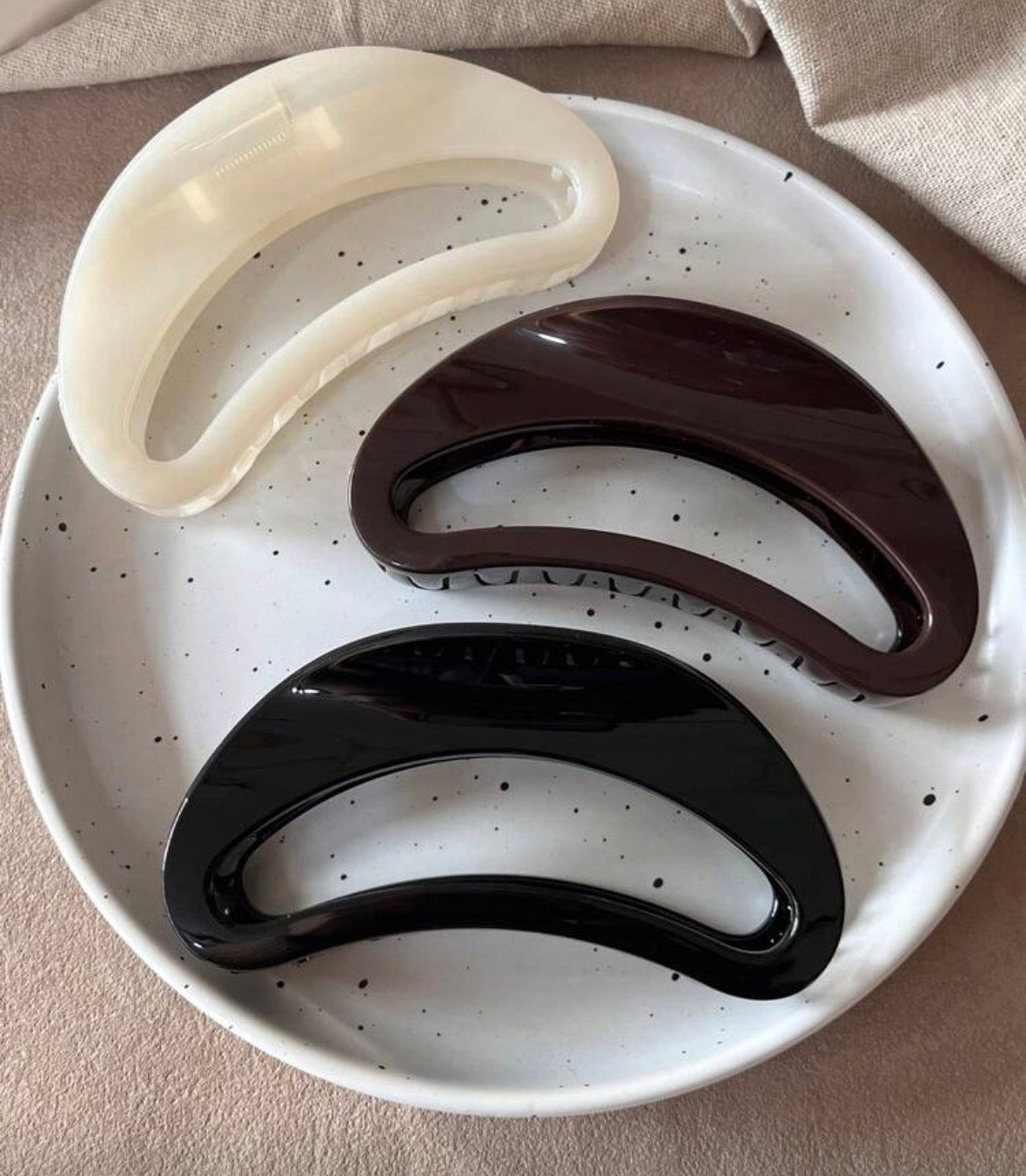 Curved hairclips