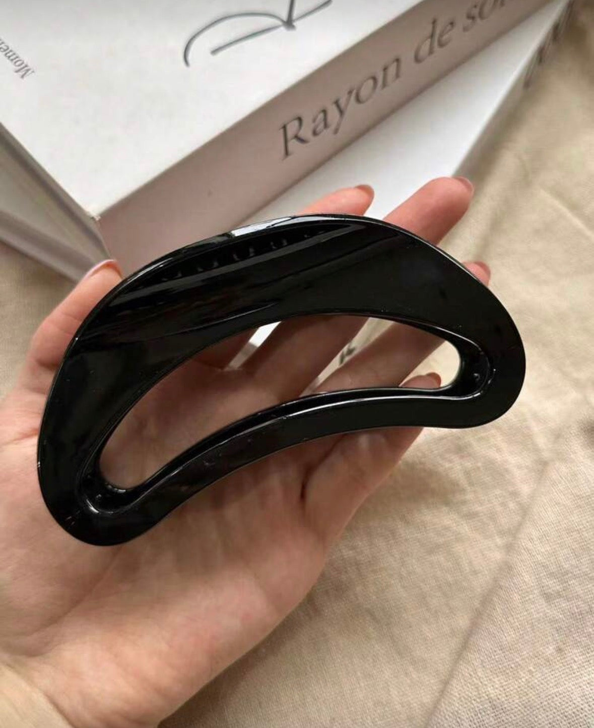 Curved hairclips